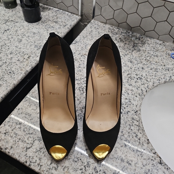 Christian Louboutin Black Suede Open Lips - Picture 4 of 8